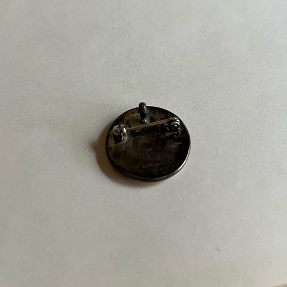 Spiderweb Pearl Pendant, Southwestern Inlay Mother of Pearl Brooch, Signed - Picture 10 of 10